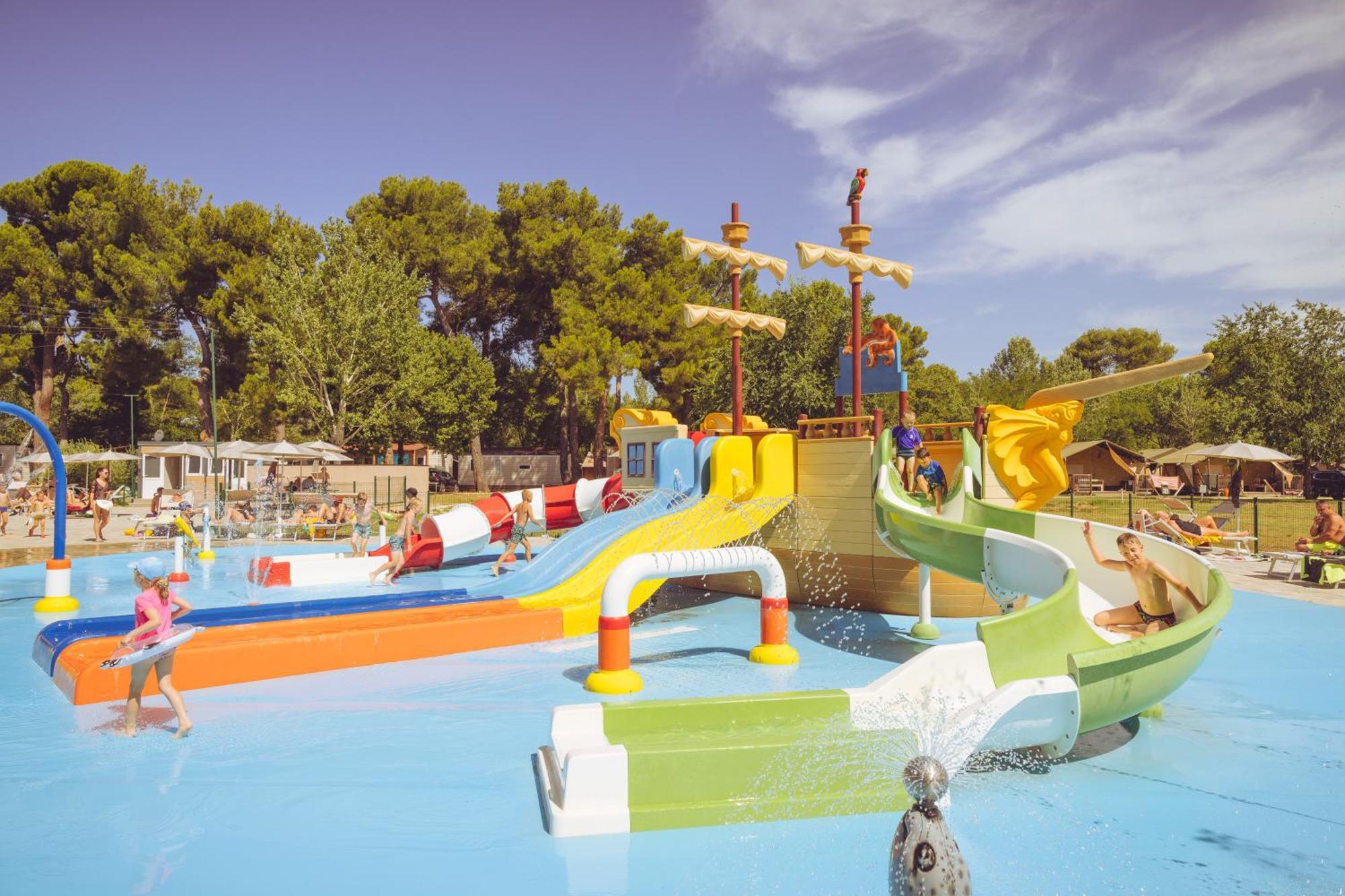 Camping Bi-Village - Roan Valbandon Екстериор снимка